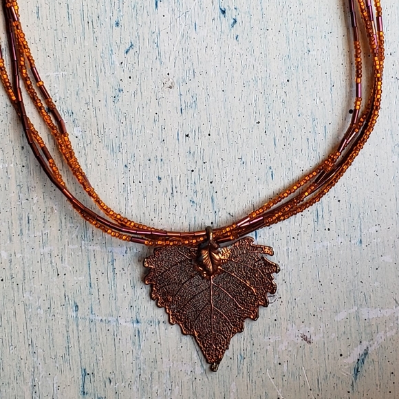 A fall necklace - Picture 5 of 5